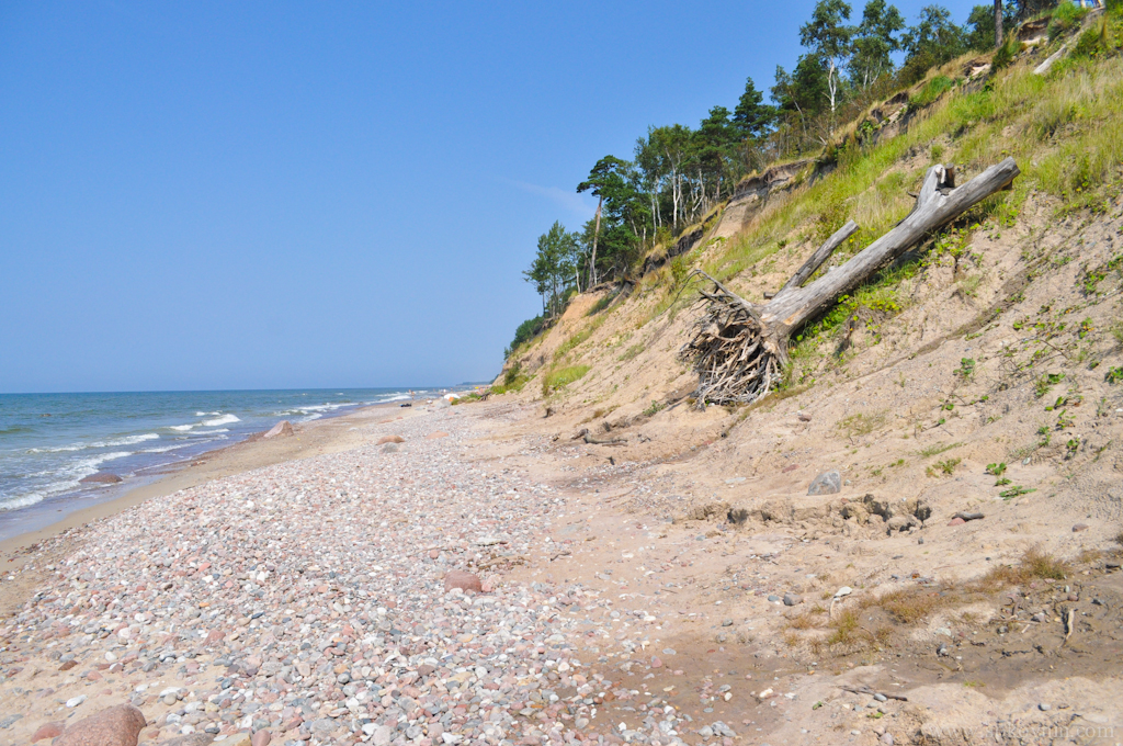 Галечный пляж в Литве