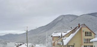 Посёлок Эсто-Садок