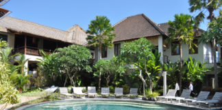 Отель Экосфера для сёрферов на Бали